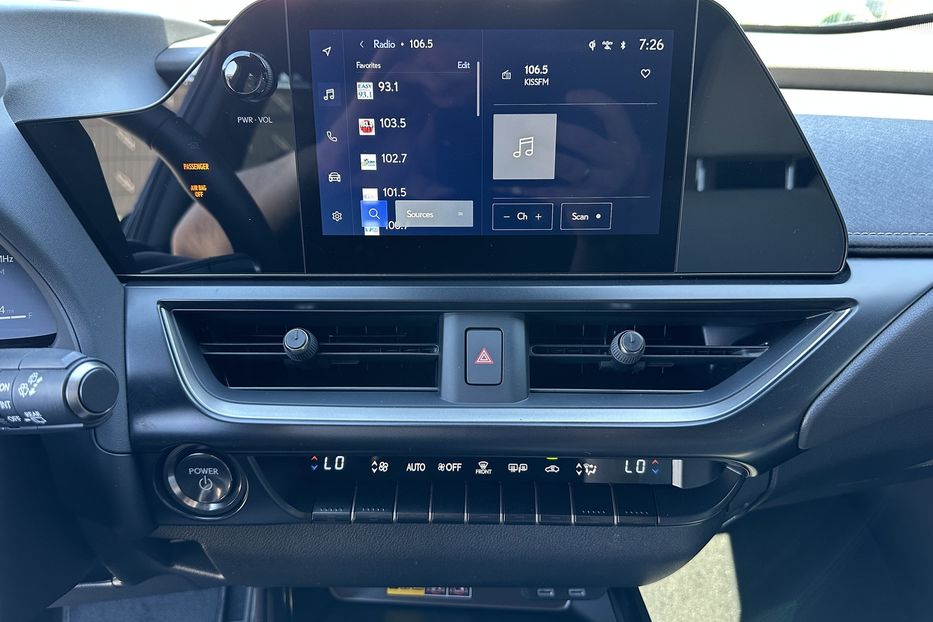 Продам Lexus RH UX300H 2025 года в Киеве