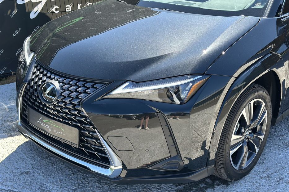 Продам Lexus RH UX300H 2025 года в Киеве