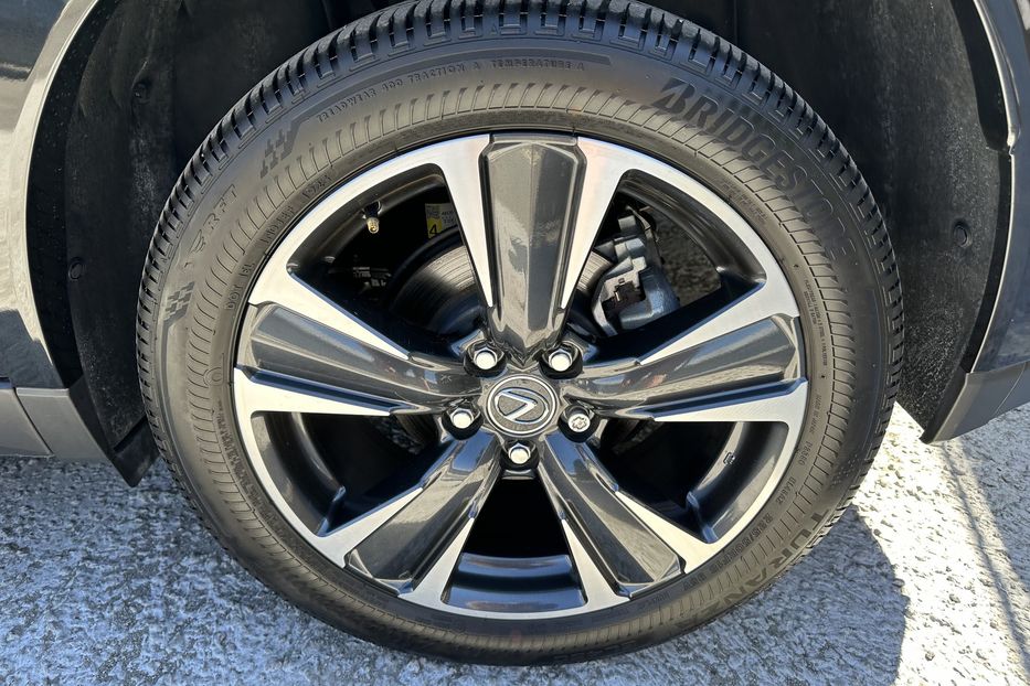 Продам Lexus RH UX300H 2025 года в Киеве