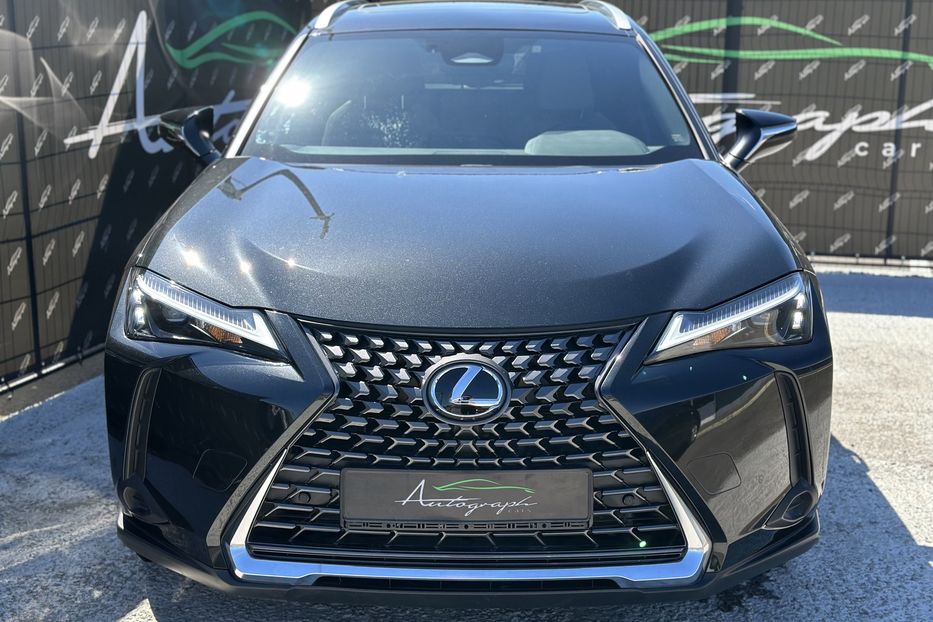 Продам Lexus RH UX300H 2025 года в Киеве