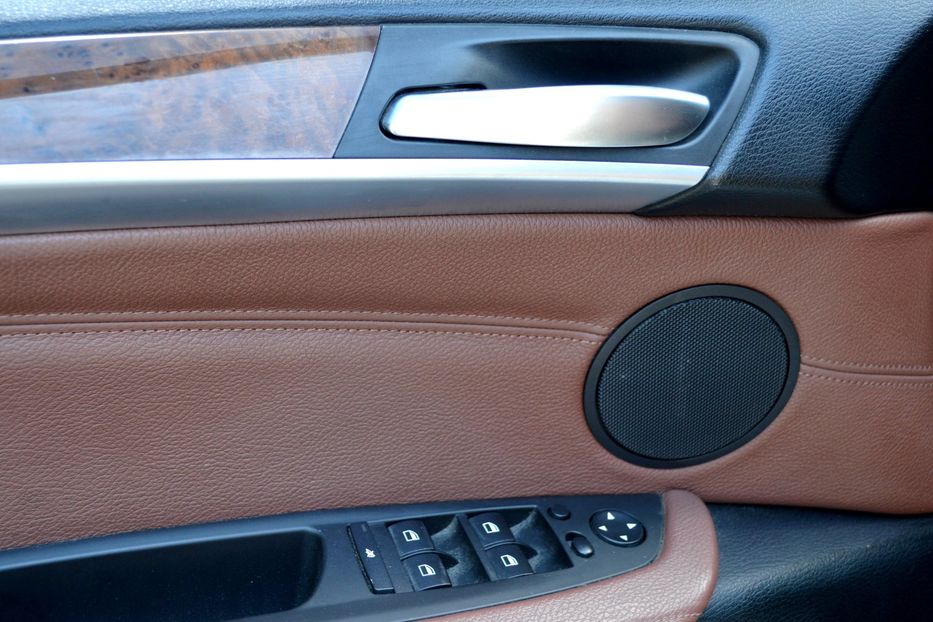 Продам BMW X5 2012 года в Одессе