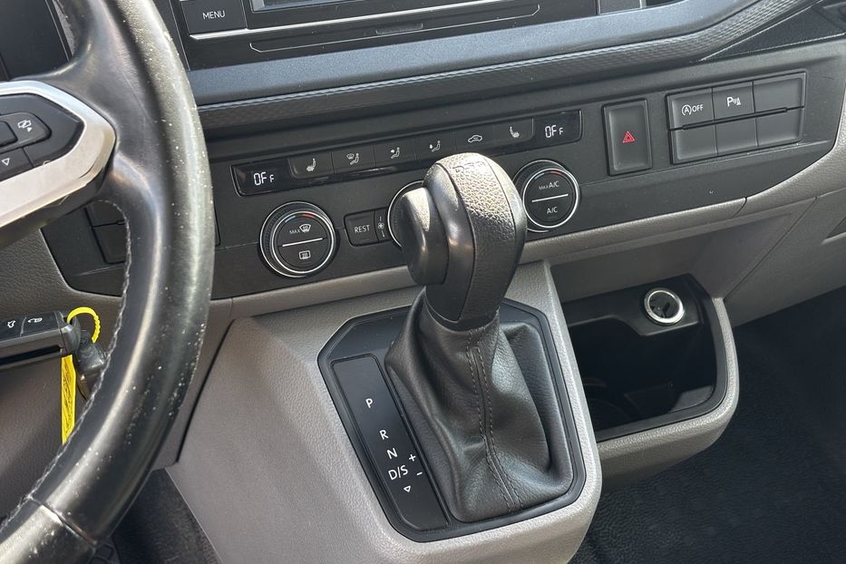 Продам Volkswagen Caravella 2.0 110квт DSG авто у Львові 2020 года в Львове