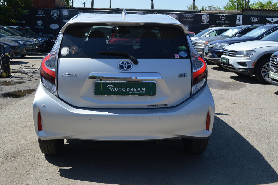 Продам Toyota Prius C Aqua Hybrid 2019 года в Одессе