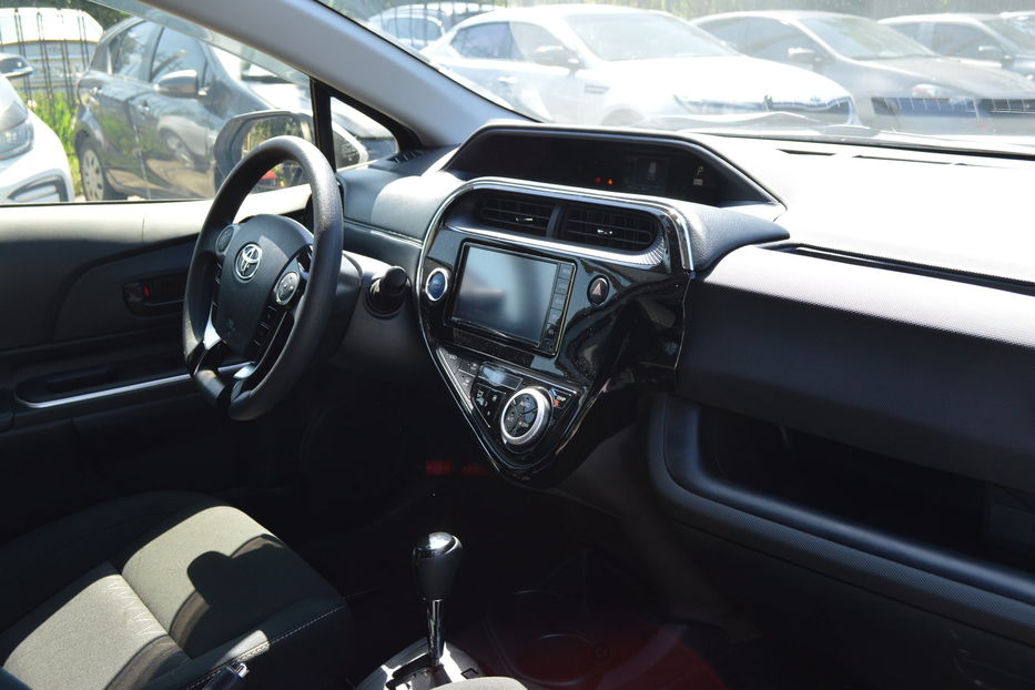Продам Toyota Prius C Aqua Hybrid 2019 года в Одессе