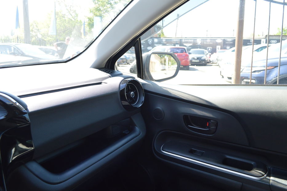 Продам Toyota Prius C Aqua Hybrid 2019 года в Одессе