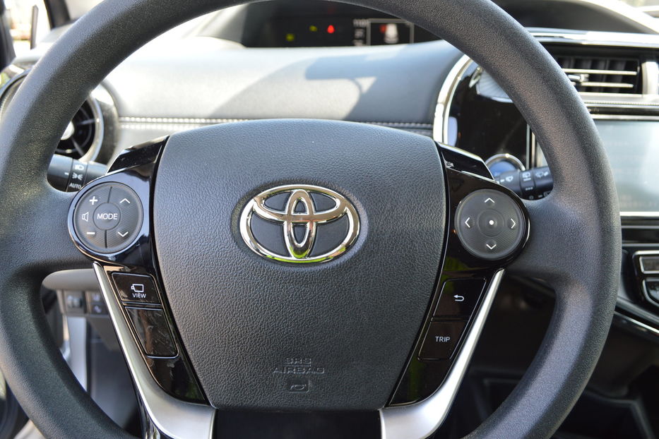 Продам Toyota Prius C Aqua Hybrid 2019 года в Одессе