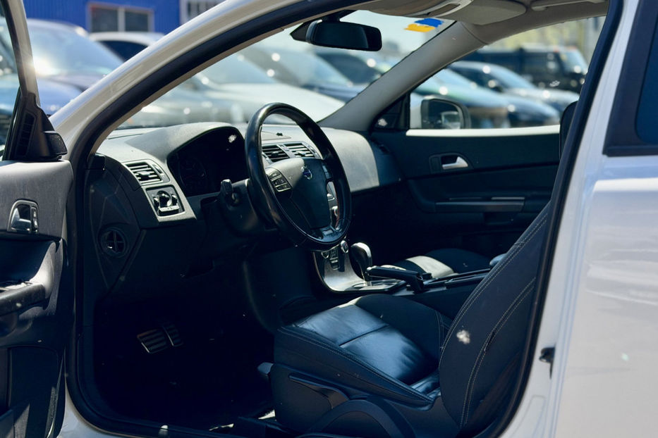 Продам Volvo C30  2.0D AT (177 к.с.) 2012 года в Киеве