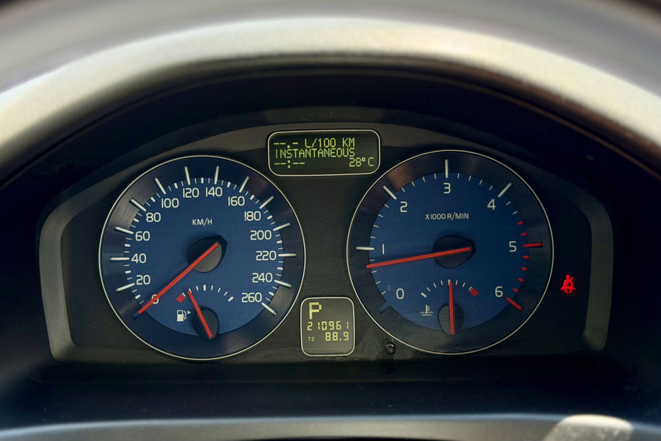 Продам Volvo C30  2.0D AT (177 к.с.) 2012 года в Киеве