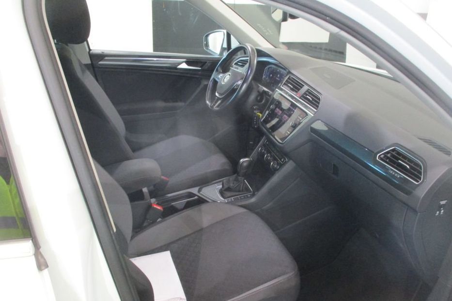 Продам Volkswagen Tiguan R-Line Comfortline v3233 2020 года в Луцке