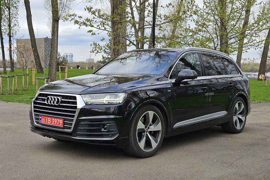Продам Audi Q7 S-Line 2015 года в Киеве