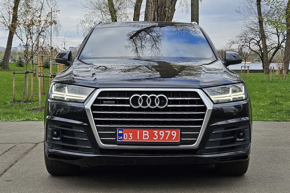 Продам Audi Q7 S-Line 2015 года в Киеве