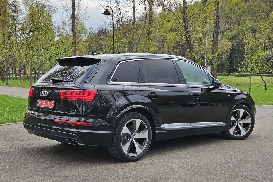 Продам Audi Q7 S-Line 2015 года в Киеве