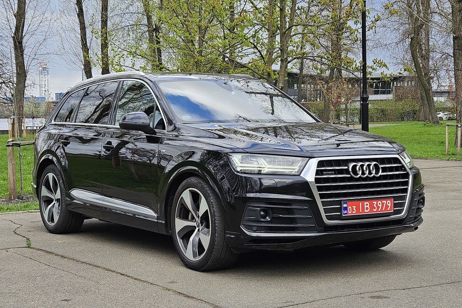 Продам Audi Q7 S-Line 2015 года в Киеве