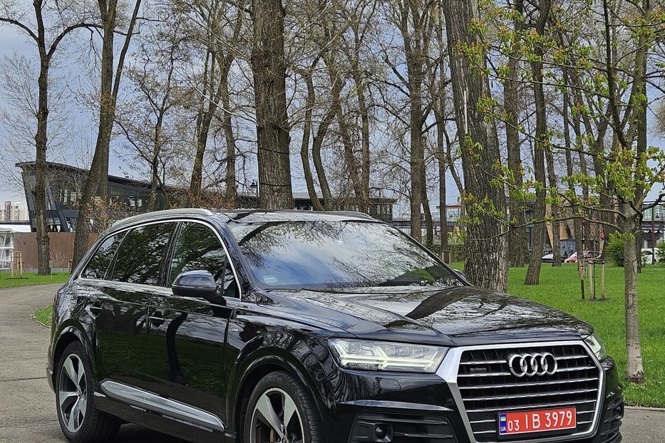 Продам Audi Q7 S-Line 2015 года в Киеве