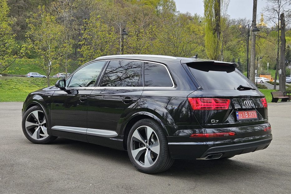 Продам Audi Q7 S-Line 2015 года в Киеве