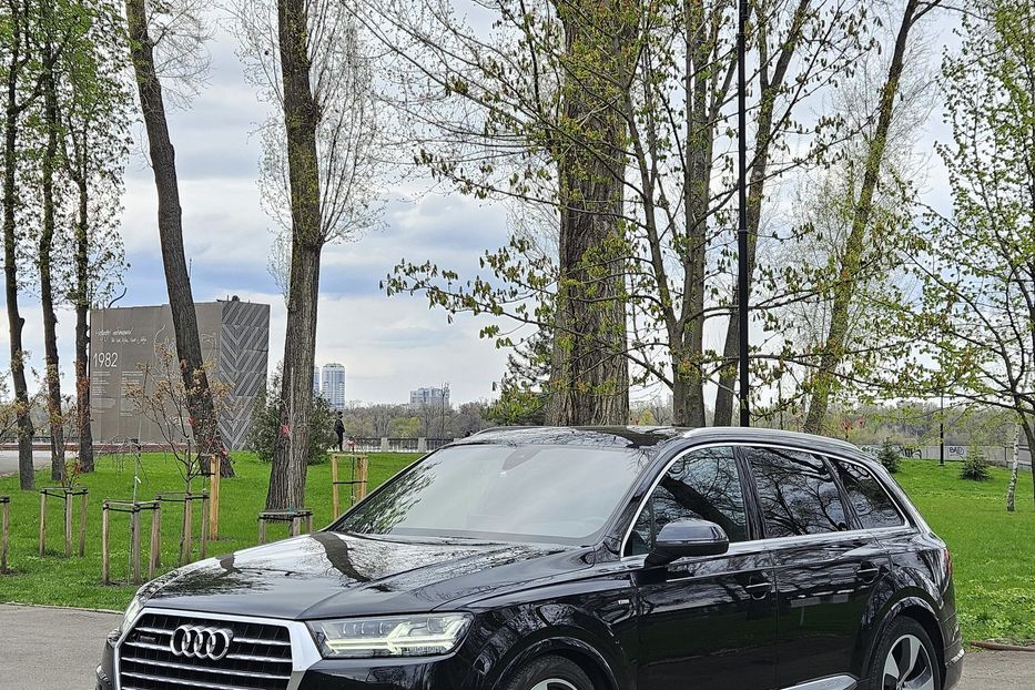Продам Audi Q7 S-Line 2015 года в Киеве