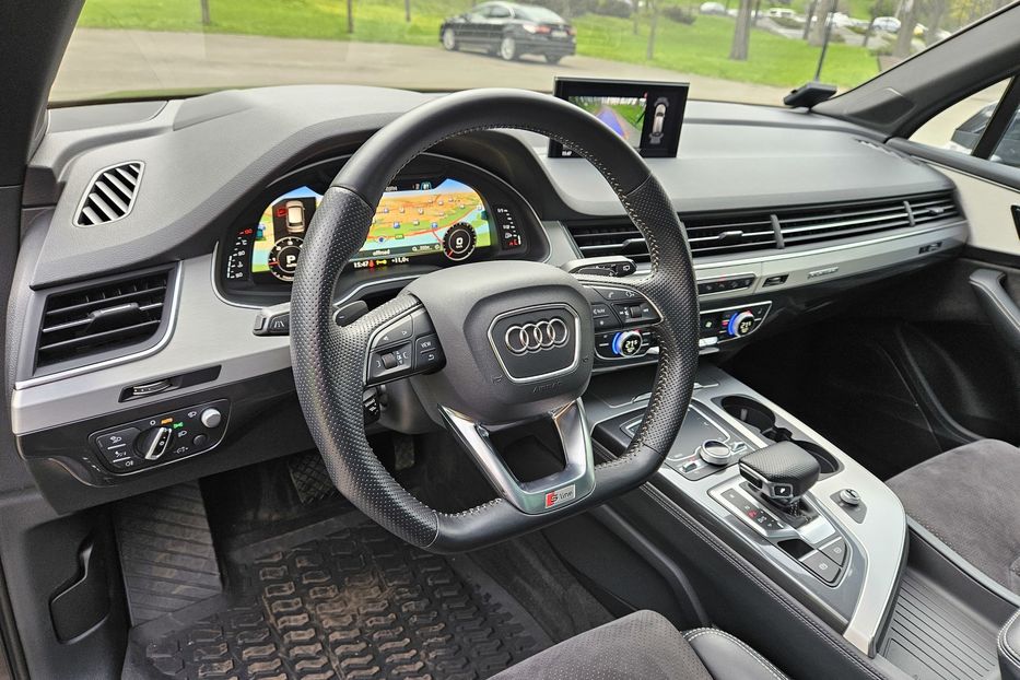 Продам Audi Q7 S-Line 2015 года в Киеве