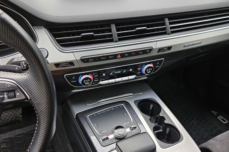 Продам Audi Q7 S-Line 2015 года в Киеве