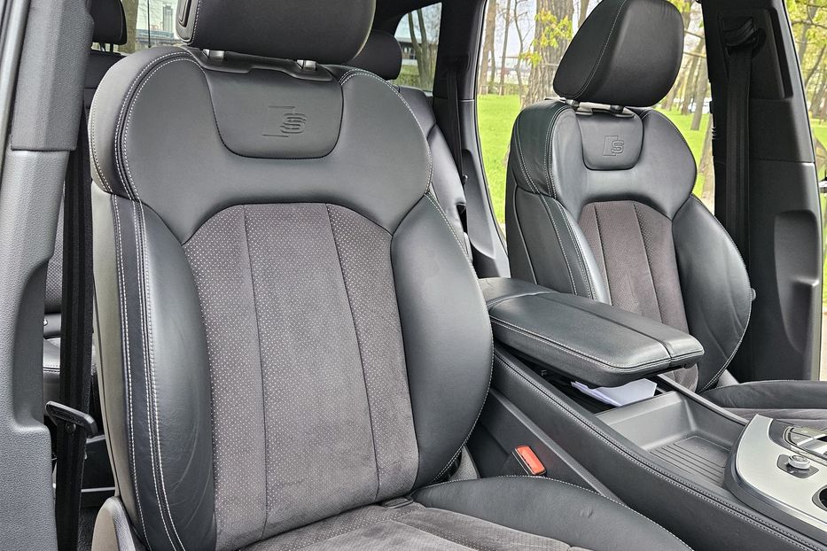 Продам Audi Q7 S-Line 2015 года в Киеве