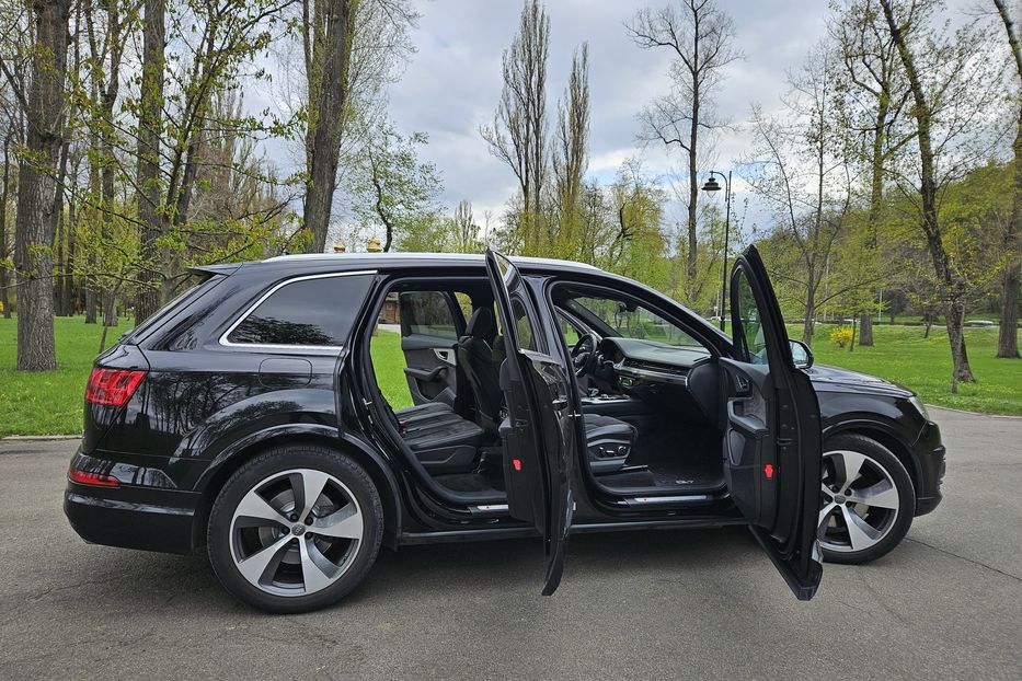 Продам Audi Q7 S-Line 2015 года в Киеве