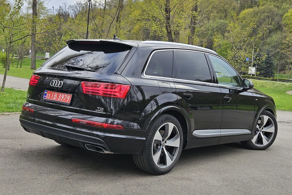 Продам Audi Q7 S-Line 2015 года в Киеве