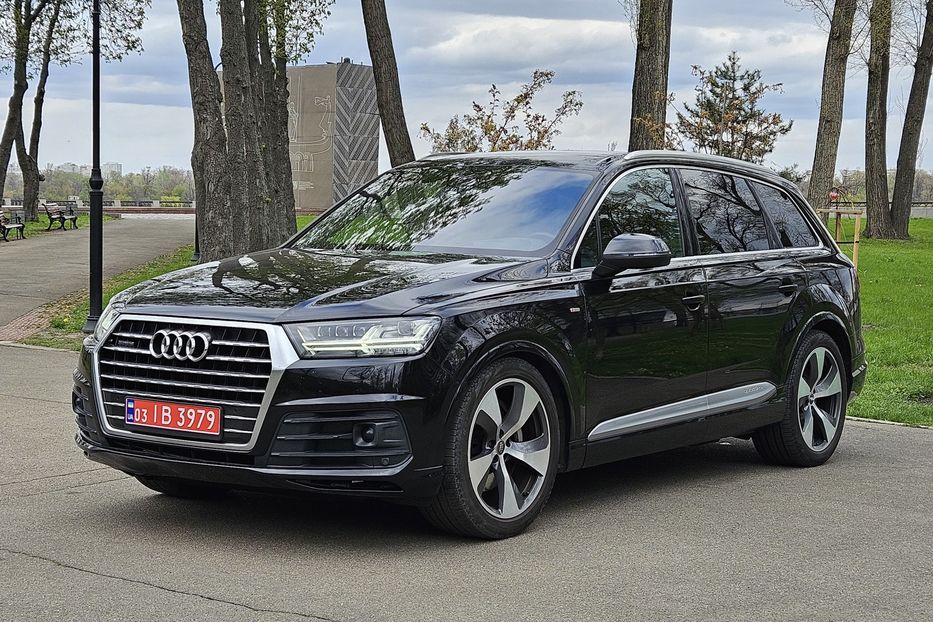 Продам Audi Q7 S-Line 2015 года в Киеве