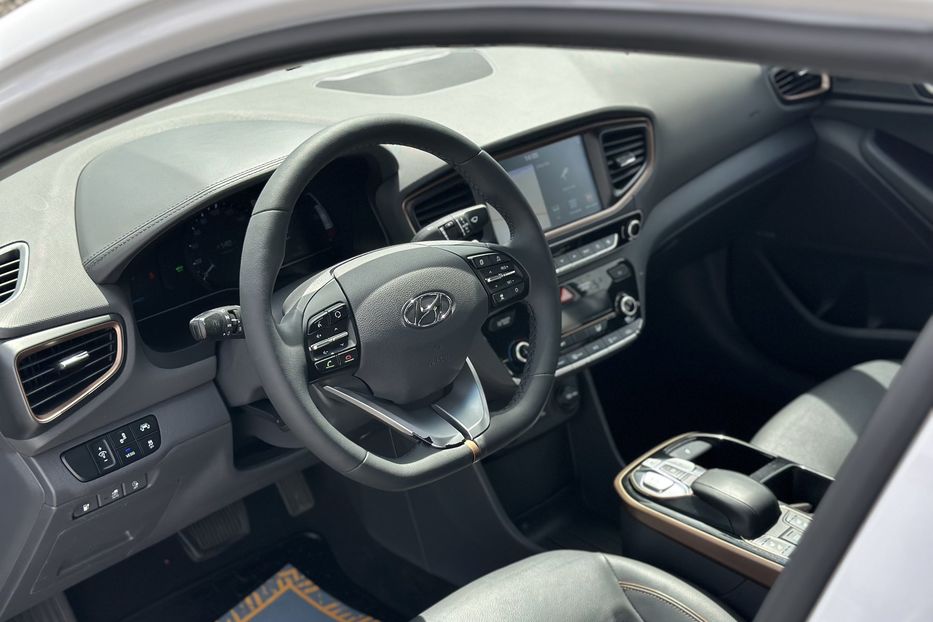 Продам Hyundai Ioniq 2016 года в Луцке