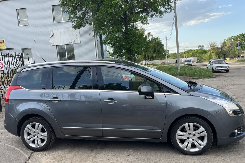Продам Peugeot 5008 Максимальна 2011 года в Николаеве