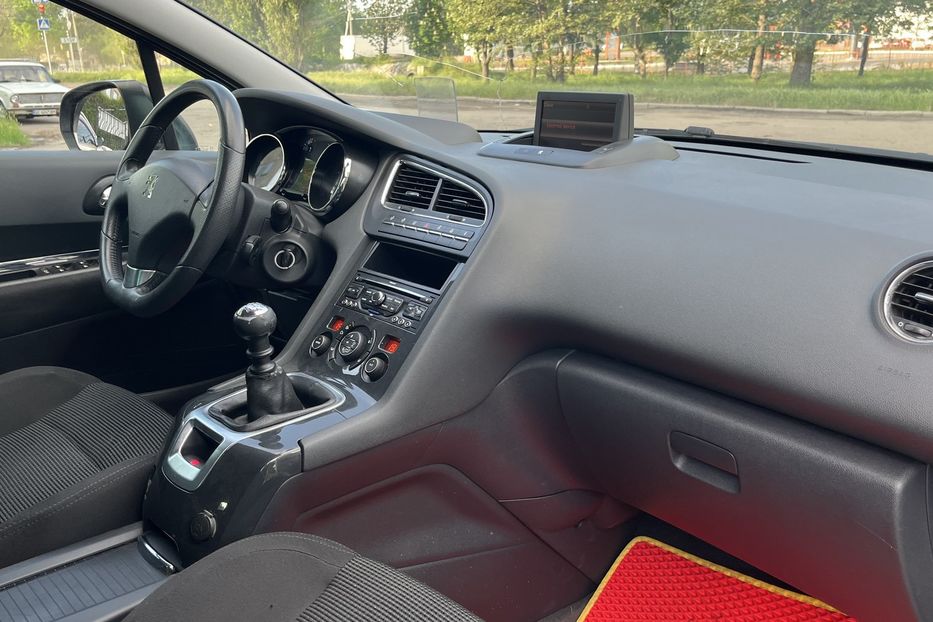 Продам Peugeot 5008 Максимальна 2011 года в Николаеве