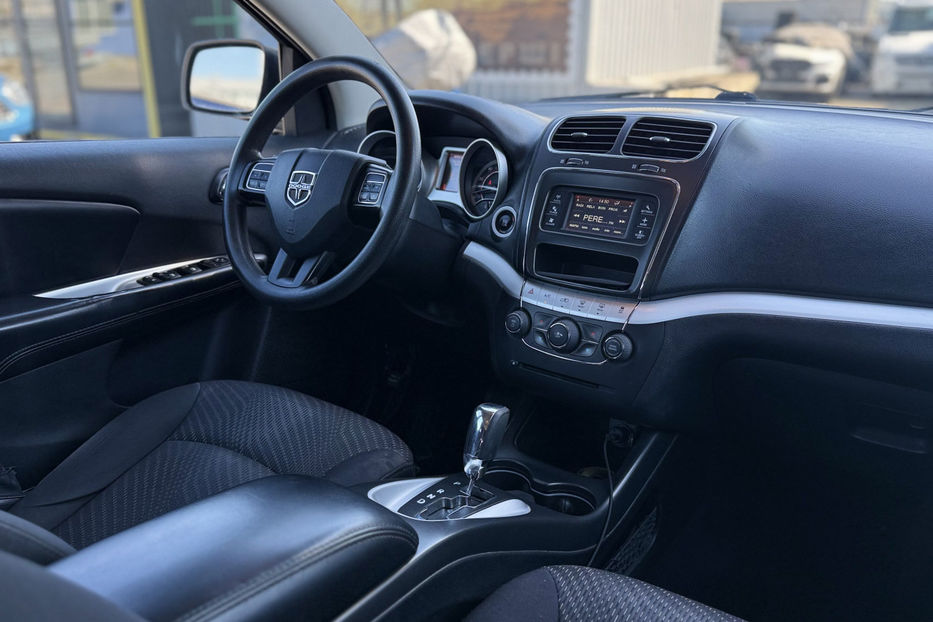 Продам Dodge Journey 2.4 AT (170 к.с.) • SE 2014 года в Киеве