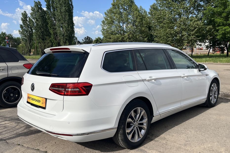 Продам Volkswagen Passat B8 Highline 4x4 2015 года в Николаеве