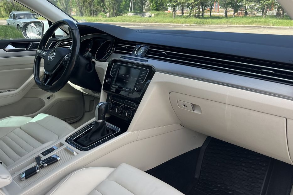 Продам Volkswagen Passat B8 Highline 4x4 2015 года в Николаеве