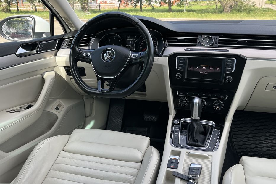 Продам Volkswagen Passat B8 Highline 4x4 2015 года в Николаеве