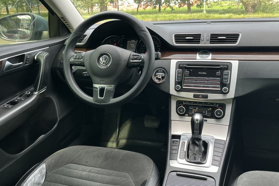 Продам Volkswagen Passat B7 Highline Офіційний 2011 года в Николаеве