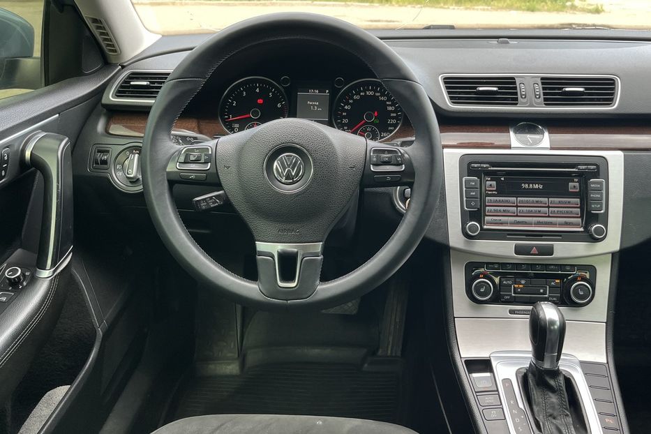 Продам Volkswagen Passat B7 Highline Офіційний 2011 года в Николаеве
