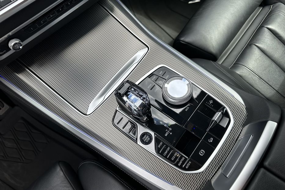Продам BMW X5 Xdrive30d M-Paket 2020 года в Киеве