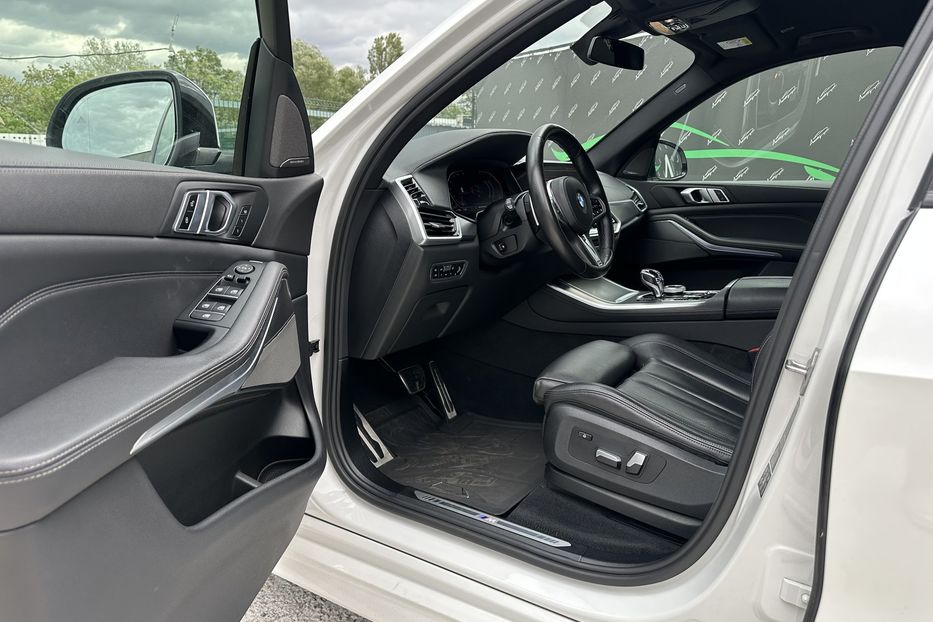Продам BMW X5 Xdrive30d M-Paket 2020 года в Киеве