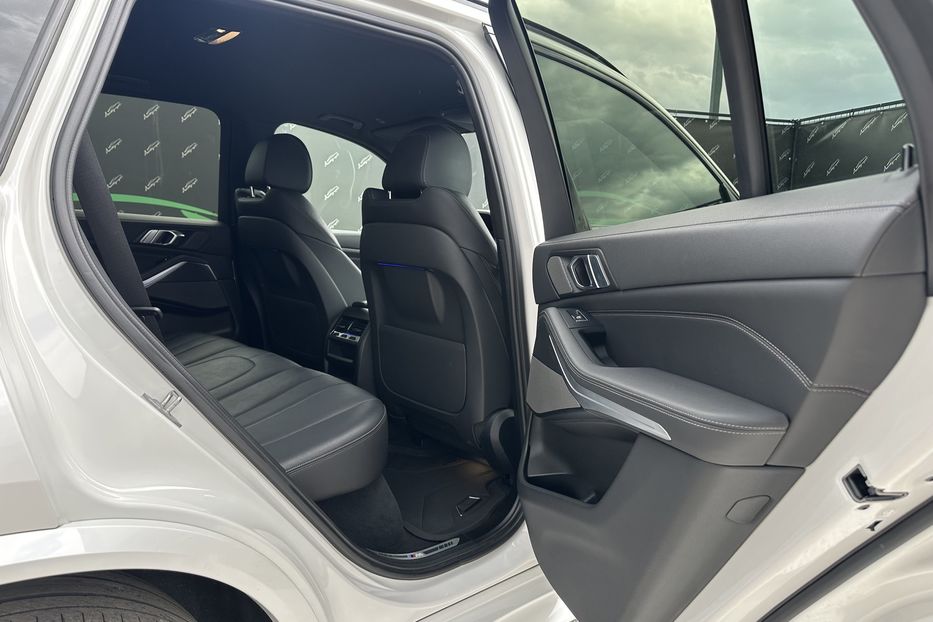 Продам BMW X5 Xdrive30d M-Paket 2020 года в Киеве