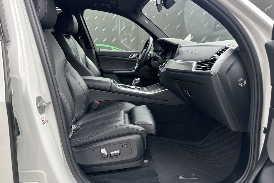 Продам BMW X5 Xdrive30d M-Paket 2020 года в Киеве