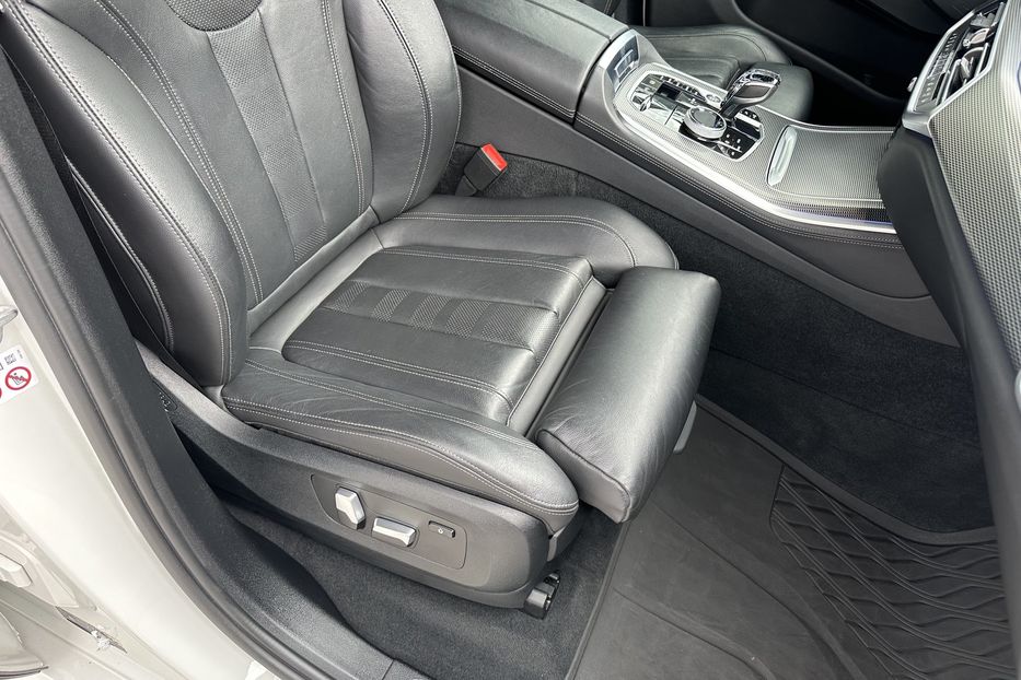 Продам BMW X5 Xdrive30d M-Paket 2020 года в Киеве