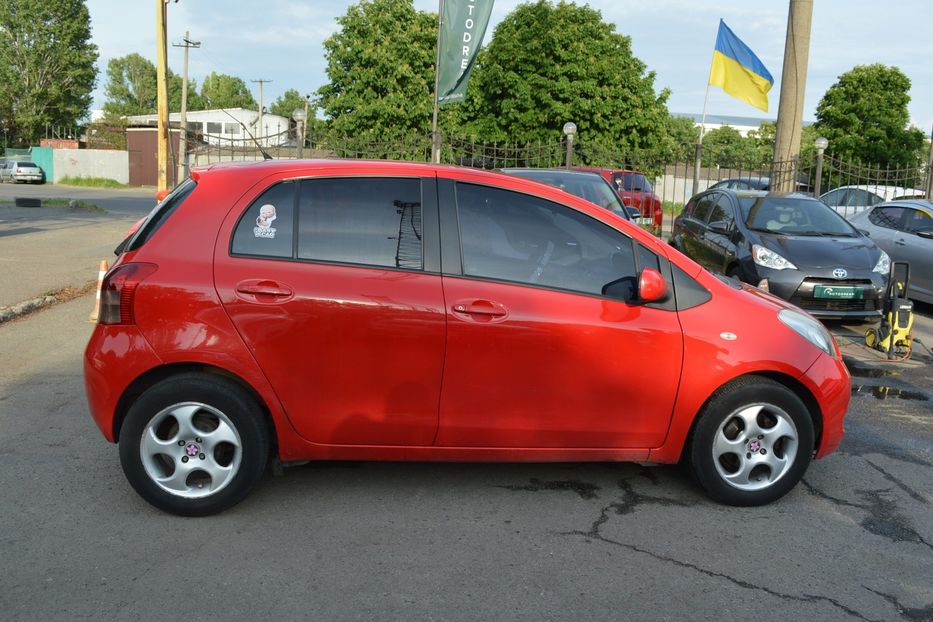 Продам Toyota Yaris 2006 года в Одессе