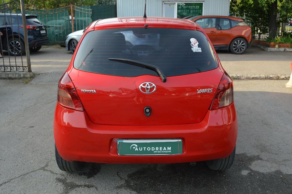 Продам Toyota Yaris 2006 года в Одессе