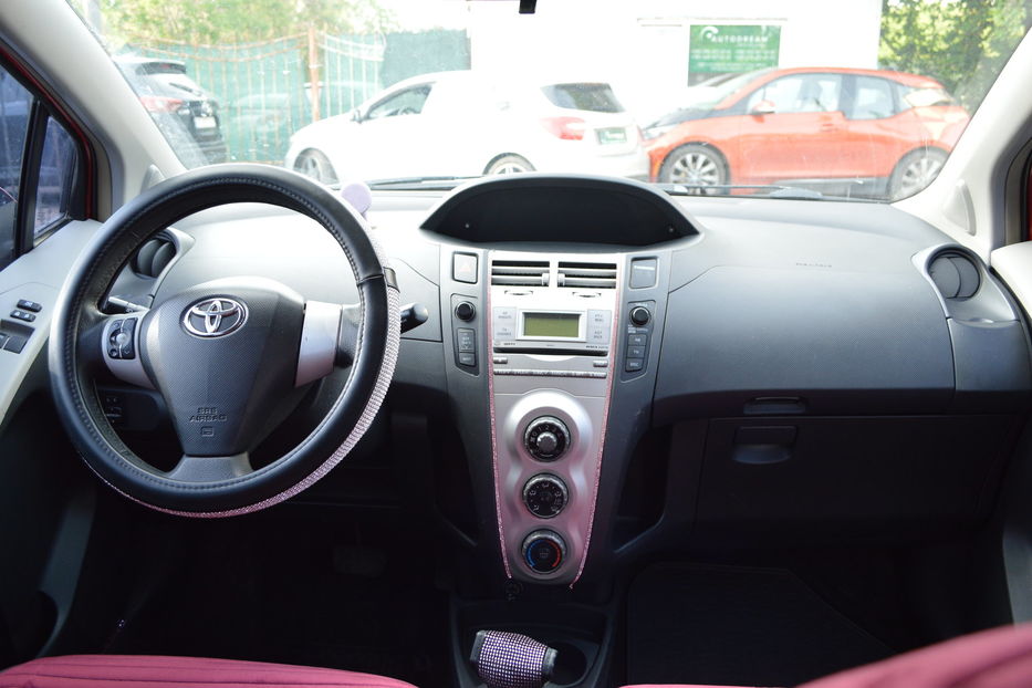 Продам Toyota Yaris 2006 года в Одессе