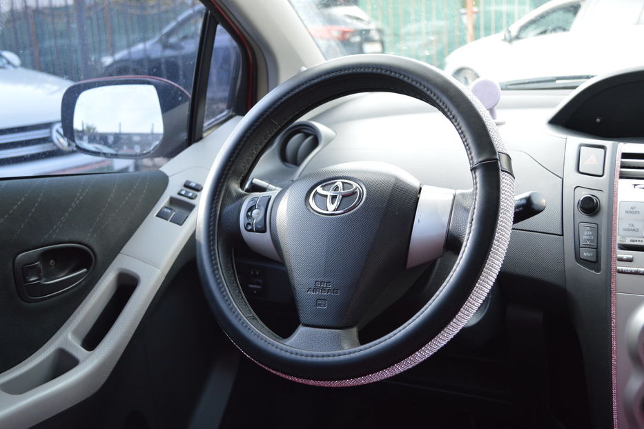 Продам Toyota Yaris 2006 года в Одессе