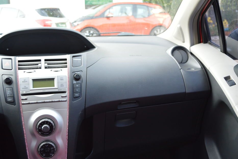 Продам Toyota Yaris 2006 года в Одессе