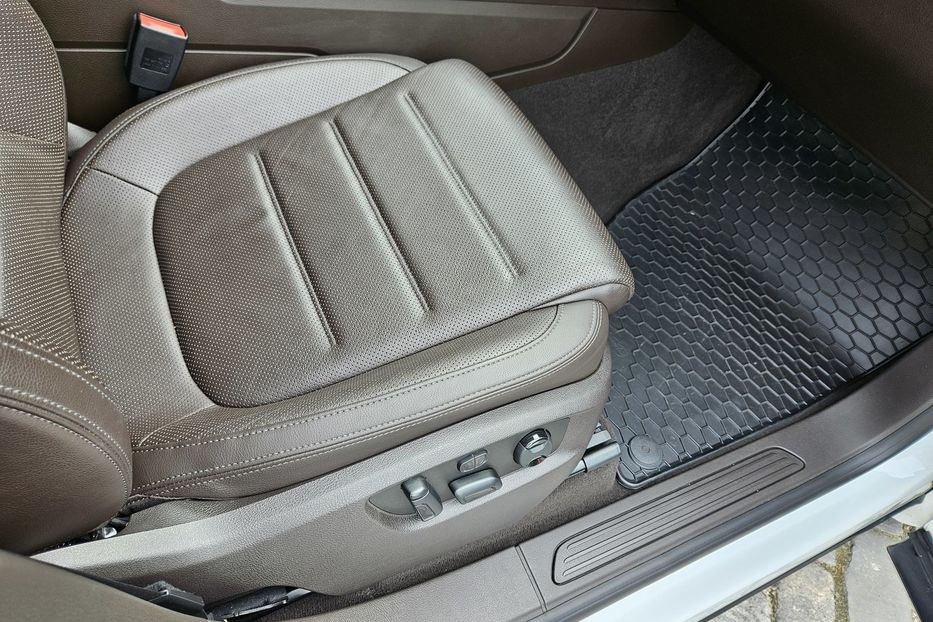 Продам Volkswagen Touareg Офіційний! 2018 года в Киеве
