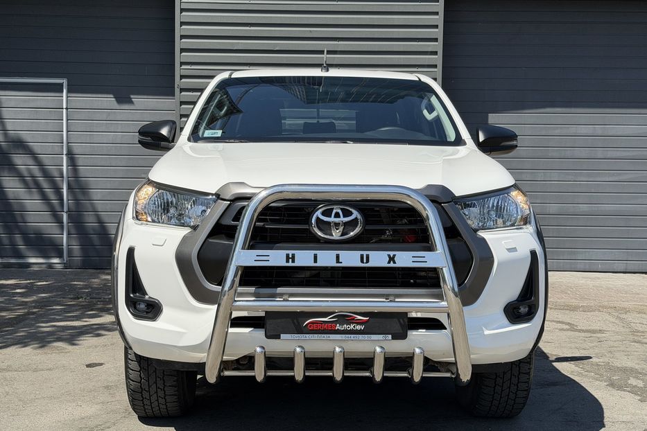 Продам Toyota Hilux 2021 года в Киеве