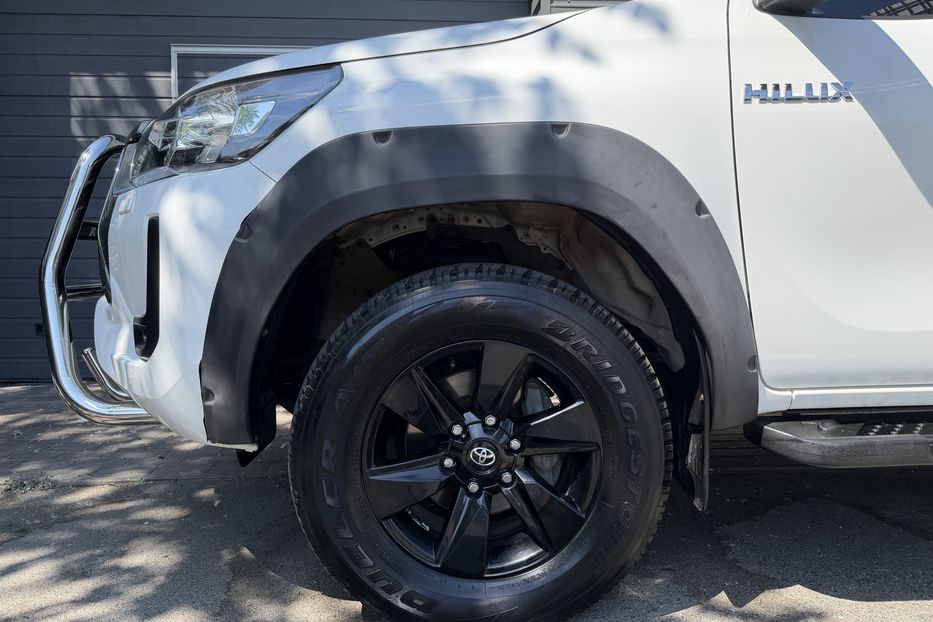 Продам Toyota Hilux 2021 года в Киеве