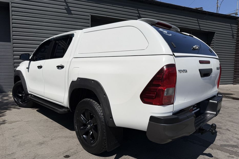 Продам Toyota Hilux 2021 года в Киеве