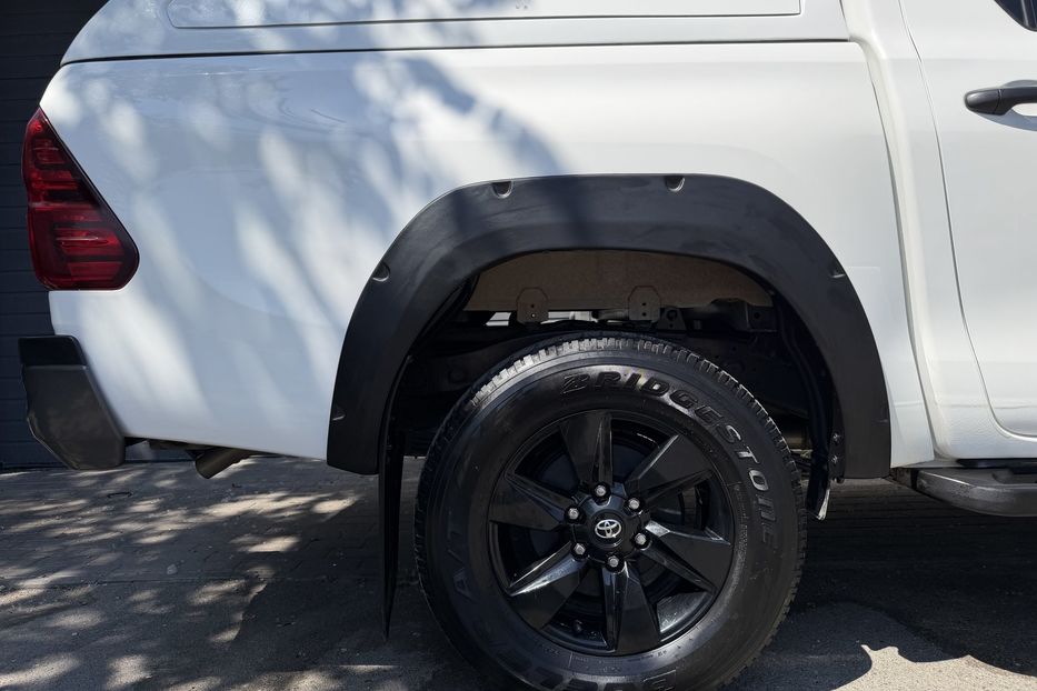 Продам Toyota Hilux 2021 года в Киеве